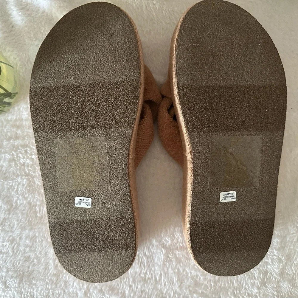 NWT Aerie Tan Shoes with Platform Sole